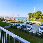 Hotel Yacht Wellness&business Siófok