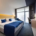 Hotel Yacht Wellness&business Siófok