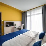 Hotel Yacht Wellness&business Siófok