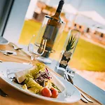 Hotel Yacht Wellness&business 4*