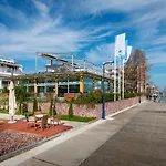 Hotel Yacht Wellness&business 4*