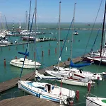 Yacht Wellness&business 4* Siófok