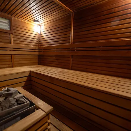 Yacht Wellness & Business Otel Siofok