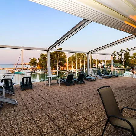 Hotel Yacht Wellness&business 4*
