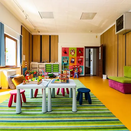 מלון Yacht Wellness & Business 4*