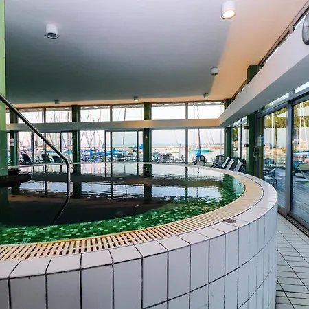 Hotel Yacht Wellness&business 4*