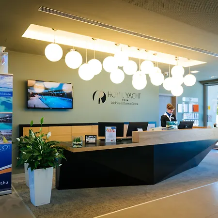 Hotel Yacht Wellness&business