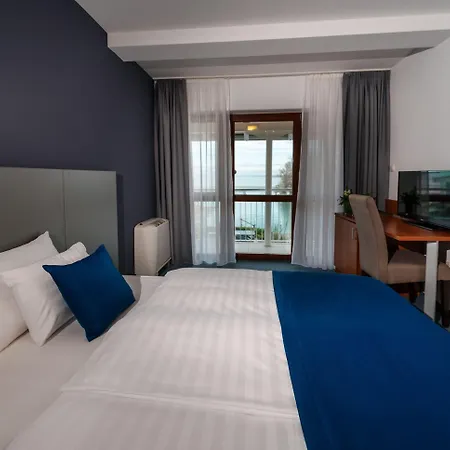 Yacht Wellness&business 4*