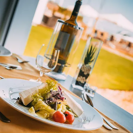 Hotel Yacht Wellness&business 4*
