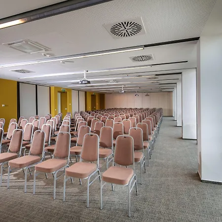 Yacht Wellness&business 4* Siófok
