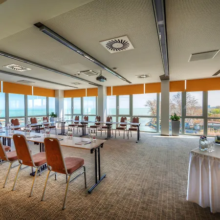 Hotel Yacht Wellness&business 4*
