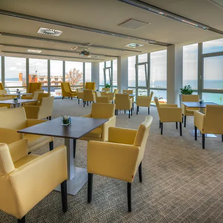 Yacht Wellness&business Hotel 4*