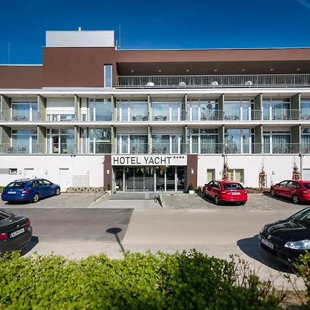 Yacht Wellness&business Hotel 4*