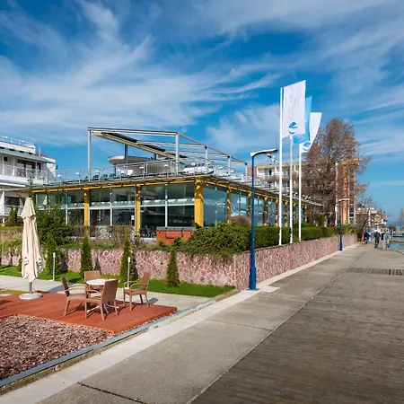 Otel Yacht Wellness & Business 4*