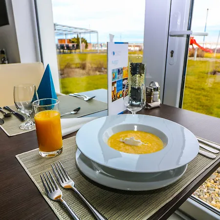 Yacht Wellness&business Hotel