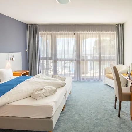 Yacht Wellness & Business מלון 4*