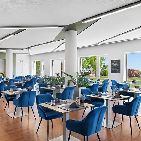 Yacht Wellness & Business 4* Siofok