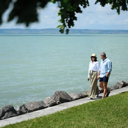 Yacht Wellness & Business 4* Siofok