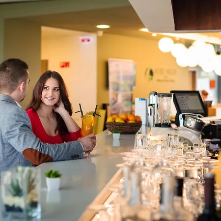 Hotel Yacht Wellness&business 4*