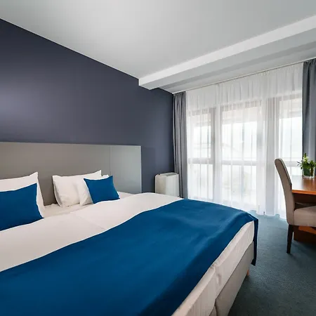 Yacht Wellness&business Hotel