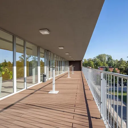 Yacht Wellness&business Hotel Siófok