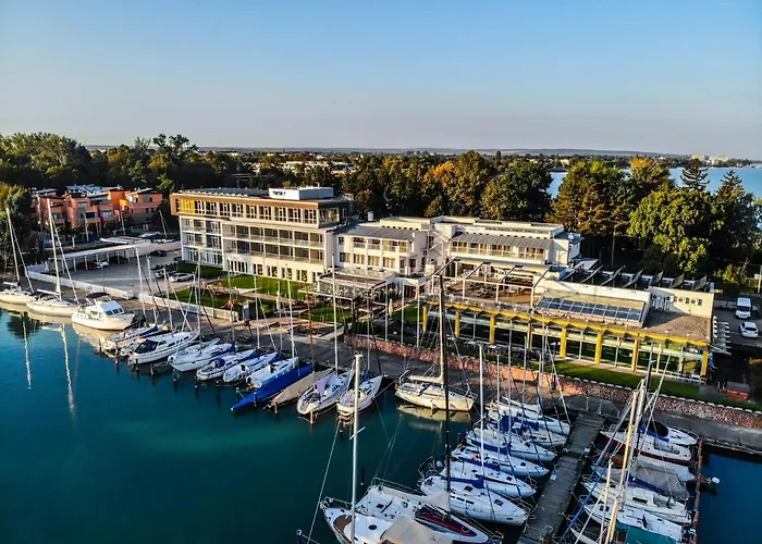Yacht Wellness & Business 4* شيوفوك